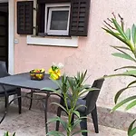 Leona's Paradise