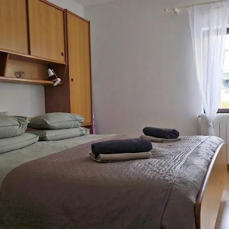 Apartment Leona's Paradise