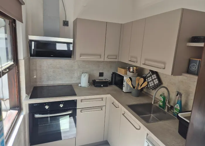 Leona's Paradise Apartmán